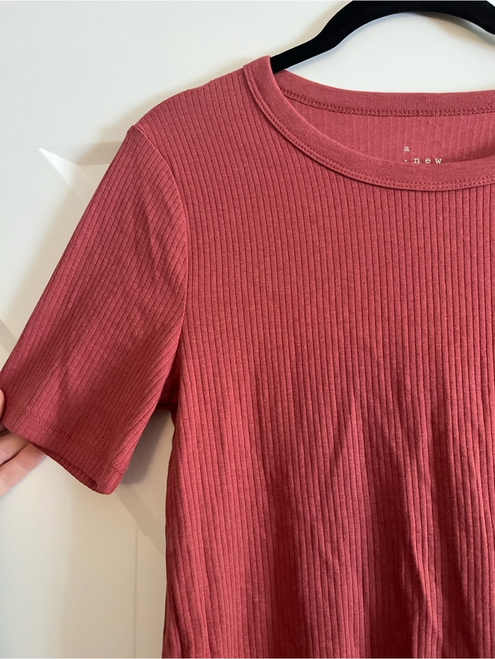 Coral Basic Ribbed Tee - Picture 2 of 5